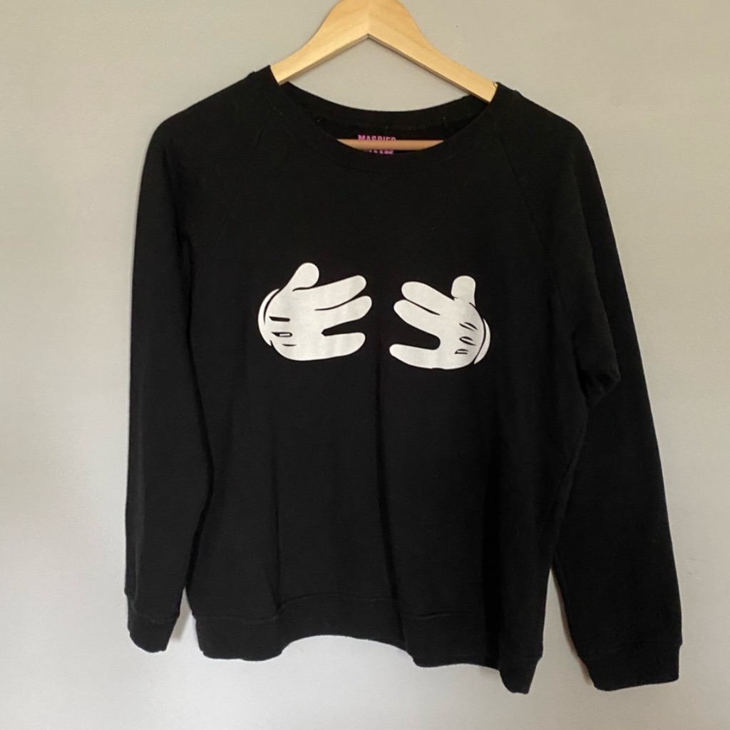 Married To The Mob Black Pullover Size Medium
